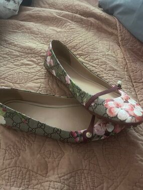 Gucci Pink Floral Canvas Ballet Flats